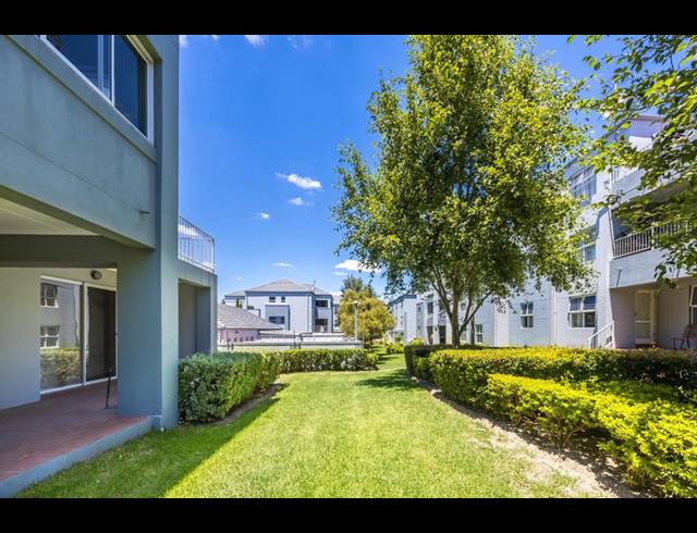 2 BEDROOM PROPERTY TO RENT IN VREDEKLOOF EAST